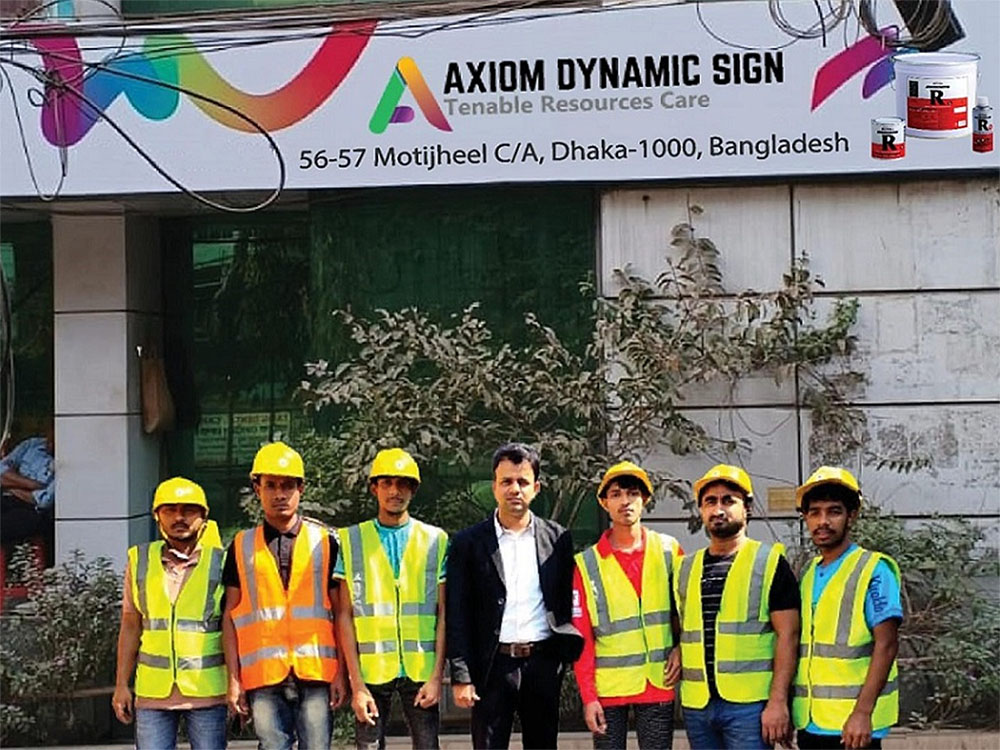 AXIOM DYNAMIC SIGN staff